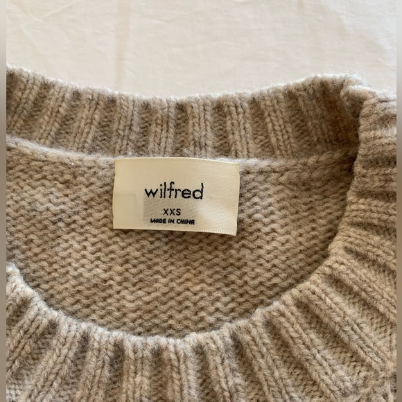 Aritzia Cropped Wool and Cashmere Sweater - Picture 5 of 6